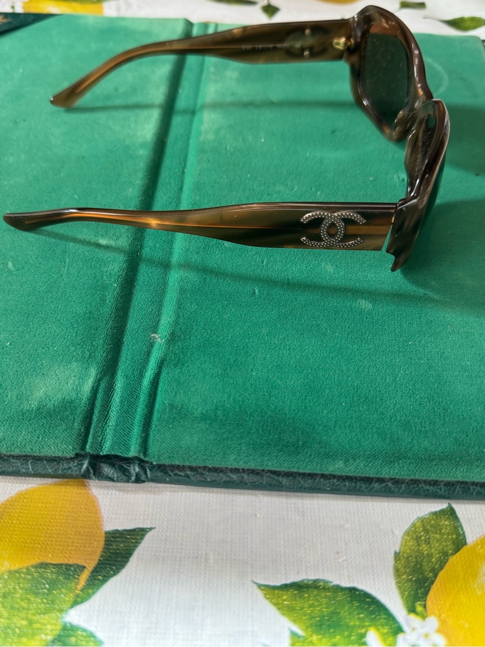 CHANEL Brown Sunglasses with silver logos - Picture 3 of 11